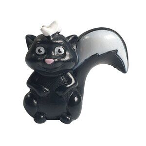 Bio Everest Skunk Spin Master Replacement Toy 1.5 Figuring Cake Topper